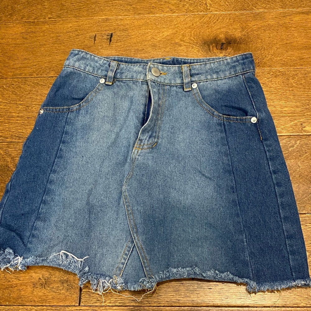 Altar’d state skirt.In the size XS. In good condition only worn handful of times